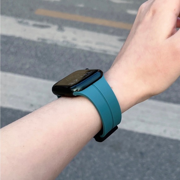NEW Green Magnetic Strap Adjustable For Apple watch band - Picture 4 of 10